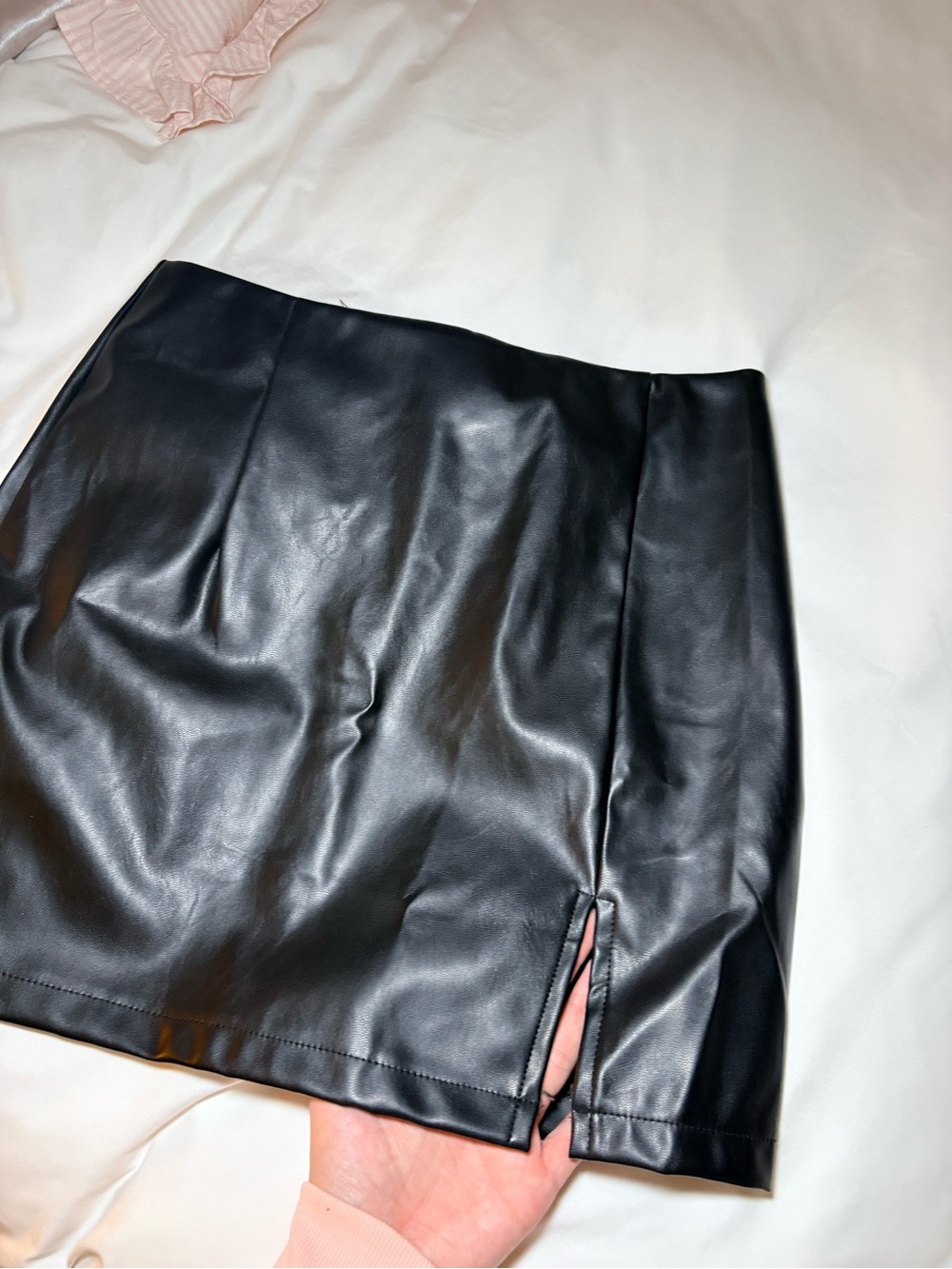 SHEIN Black Faux Leather Mini Skirt with Front Slit